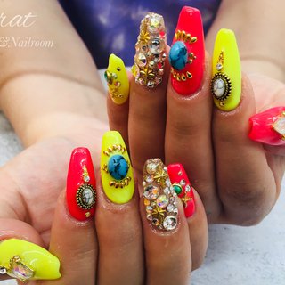 ストーン盛りのネイルデザイン ネイルブック