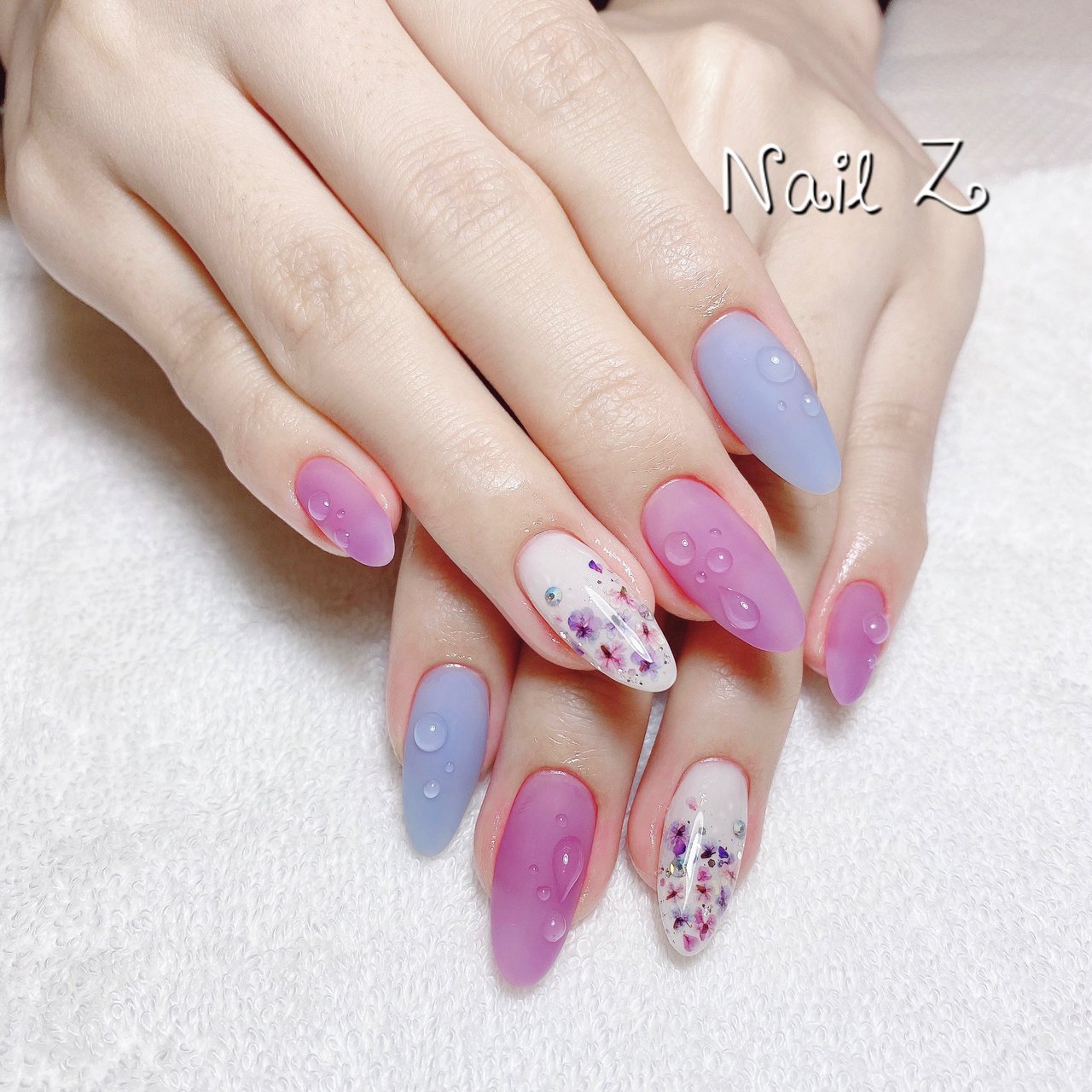 ハンド フラワー 水滴 押し花 ロング Nail Z ネイルジー のネイルデザイン No 638 ネイルブック