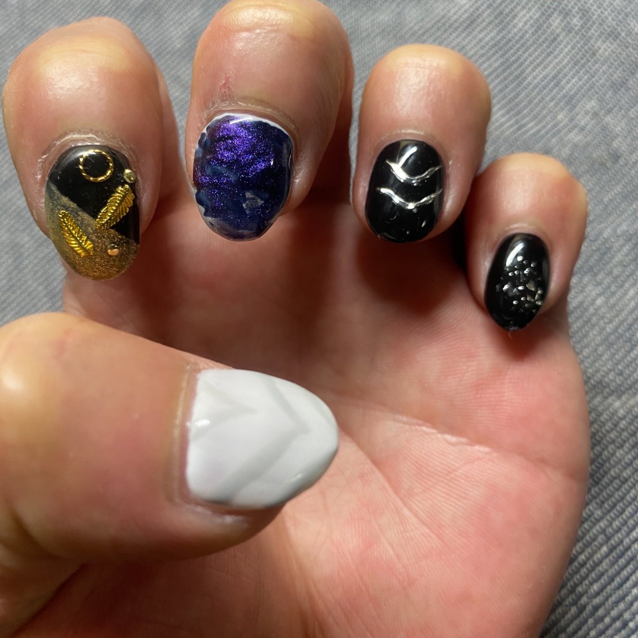 ハロウィン 痛ネイル キャラクター ショート ホワイト オクピー 笑 のネイルデザイン No ネイルブック