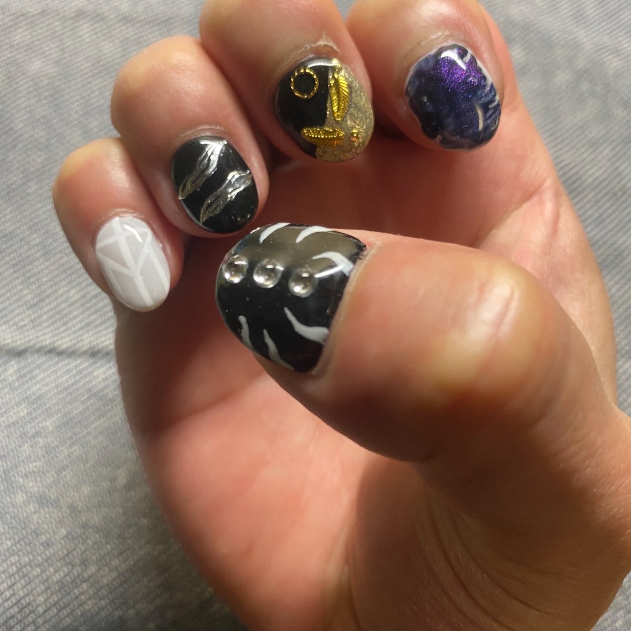 ハロウィン 痛ネイル キャラクター ショート ホワイト オクピー 笑 のネイルデザイン No ネイルブック