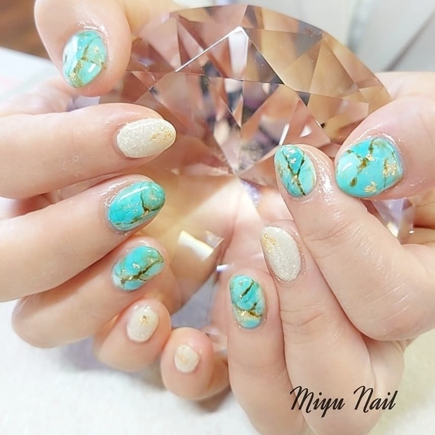 オールシーズン ハンド 大理石 ニュアンス ホワイト Miyu Nailのネイルデザイン No ネイルブック