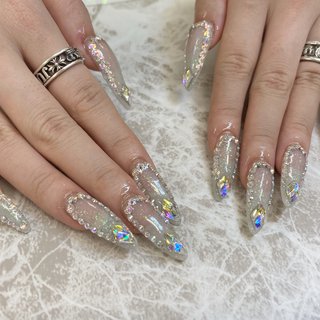 ストーンつけ放題のネイルデザイン ネイルブック