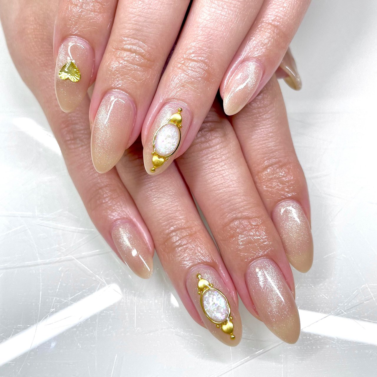 オールシーズン ハンド クリア ベージュ ジェルネイル Lunaのネイルデザイン No ネイルブック