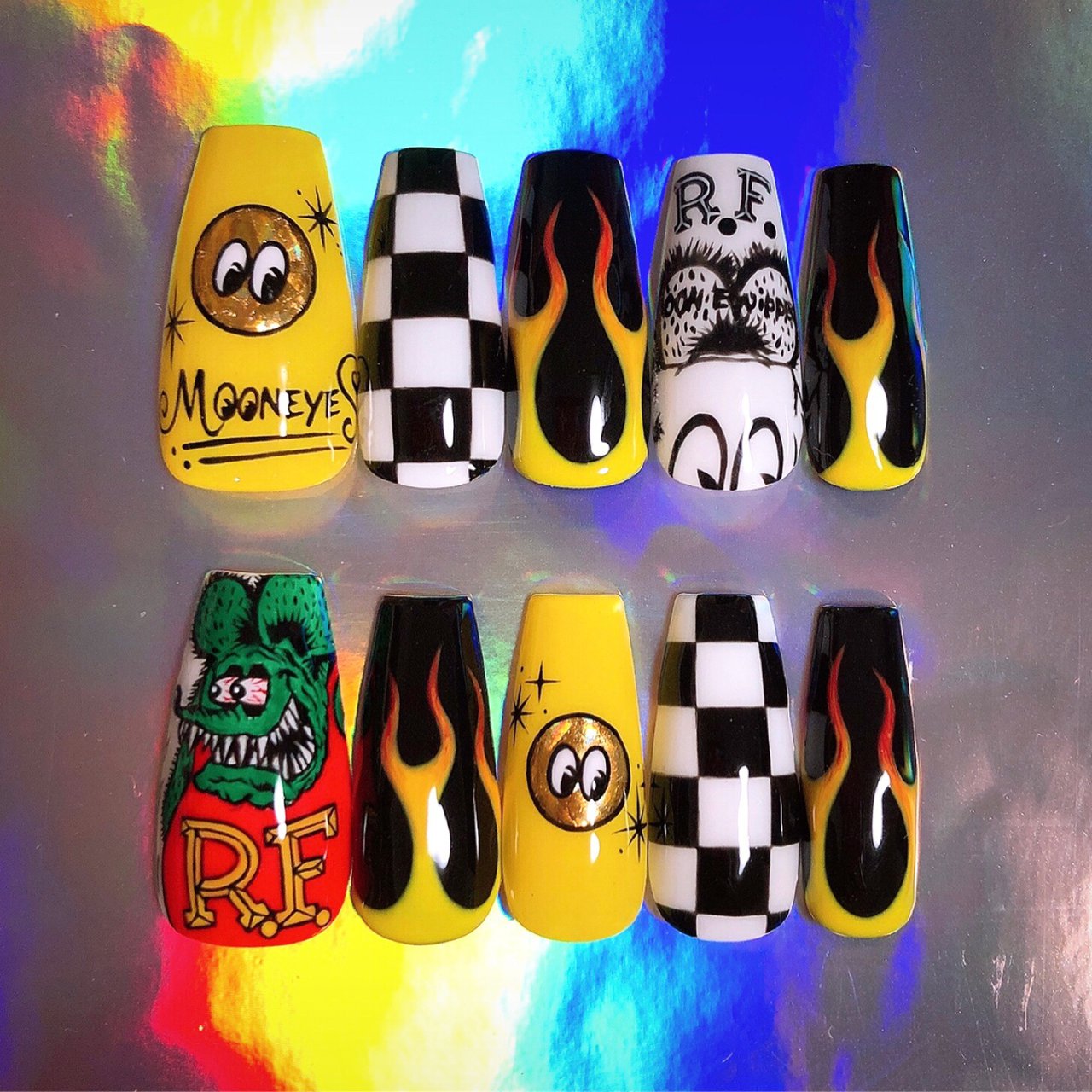 ハンド キャラクター ロング ホワイト イエロー Suzu6のネイルデザイン No ネイルブック