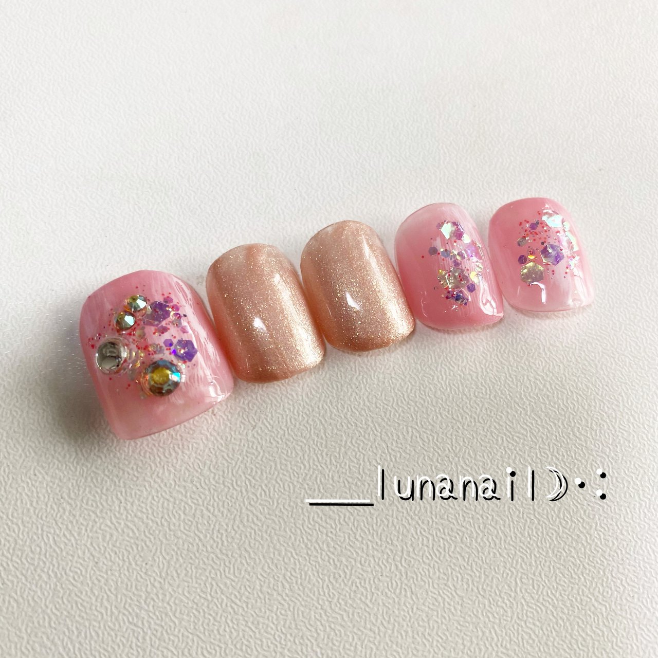 夏 オールシーズン フット シンプル ホログラム Luna Nail のネイルデザイン No ネイルブック