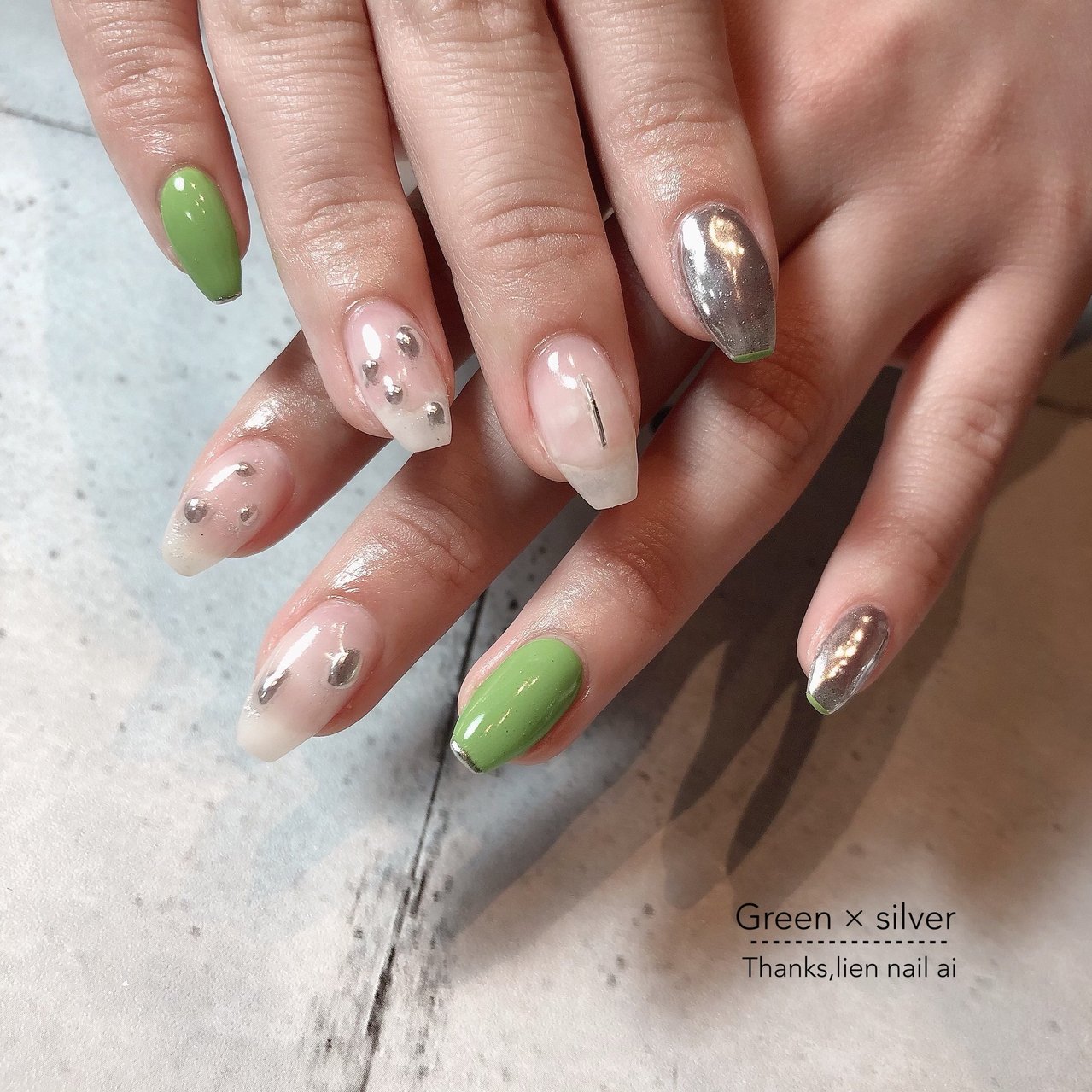 夏/ハンド/ニュアンス/ミラー/グリーン - I.のネイルデザイン[No  