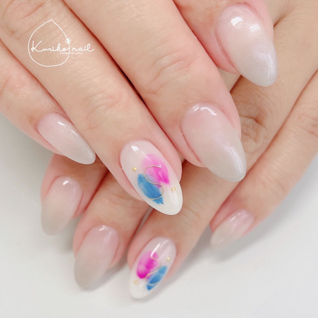 オールシーズン ハンド グラデーション ホワイト グレージュ Kuriko Nailのネイルデザイン No ネイルブック