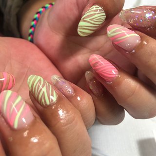 ネオンゼブラのネイルデザイン ネイルブック