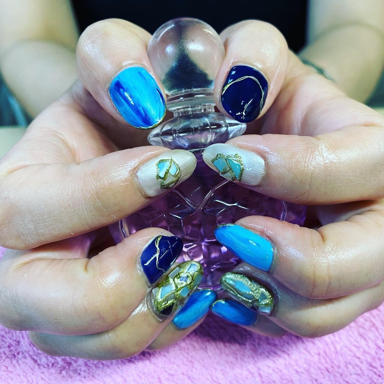 オールシーズン ハンド ミディアム 水色 ブルー Ramumirukuのネイルデザイン No ネイルブック