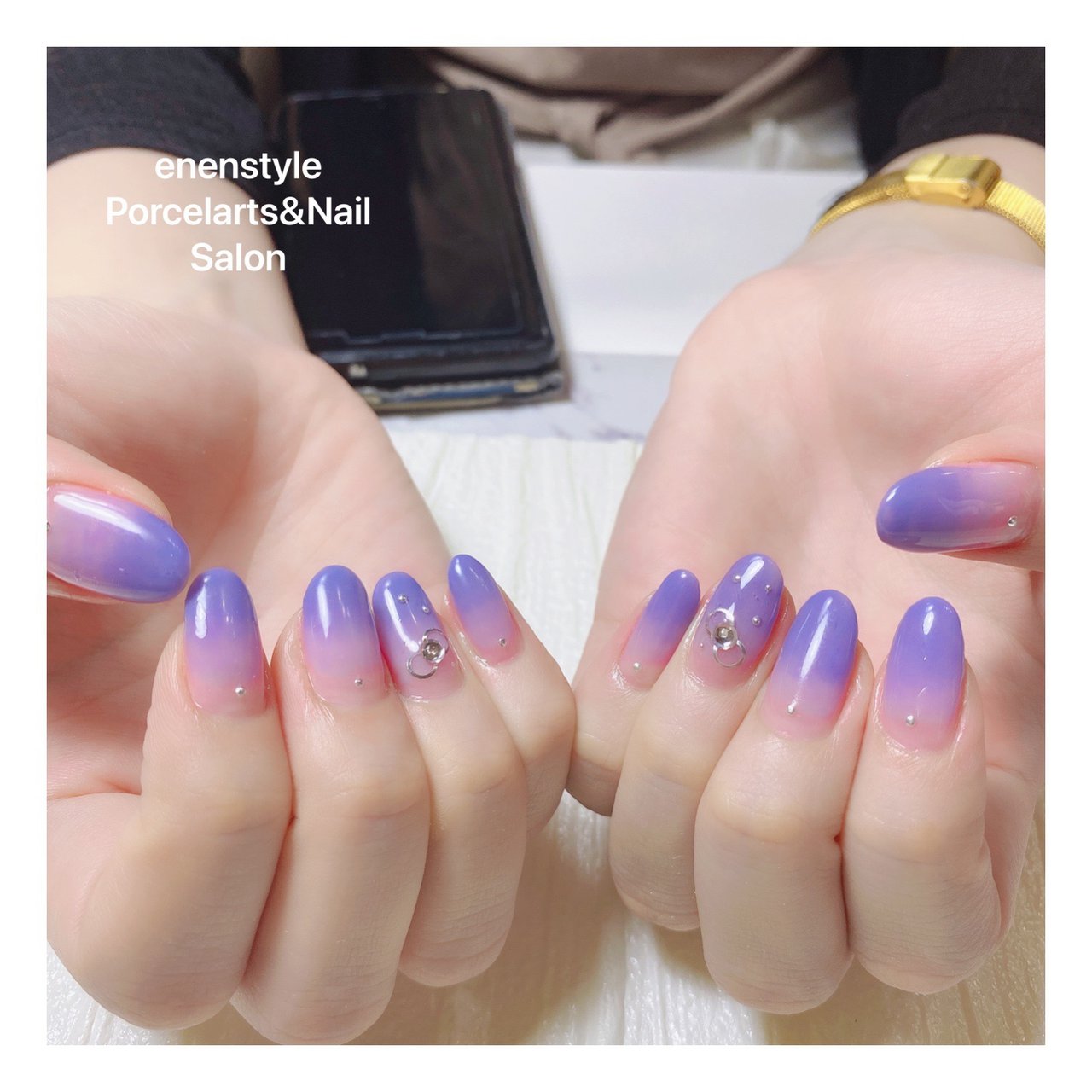 グラデーション ラメ ワンカラー ビジュー ピンク Enenstyle Porcelarts Nail Salonのネイル デザイン No ネイルブック