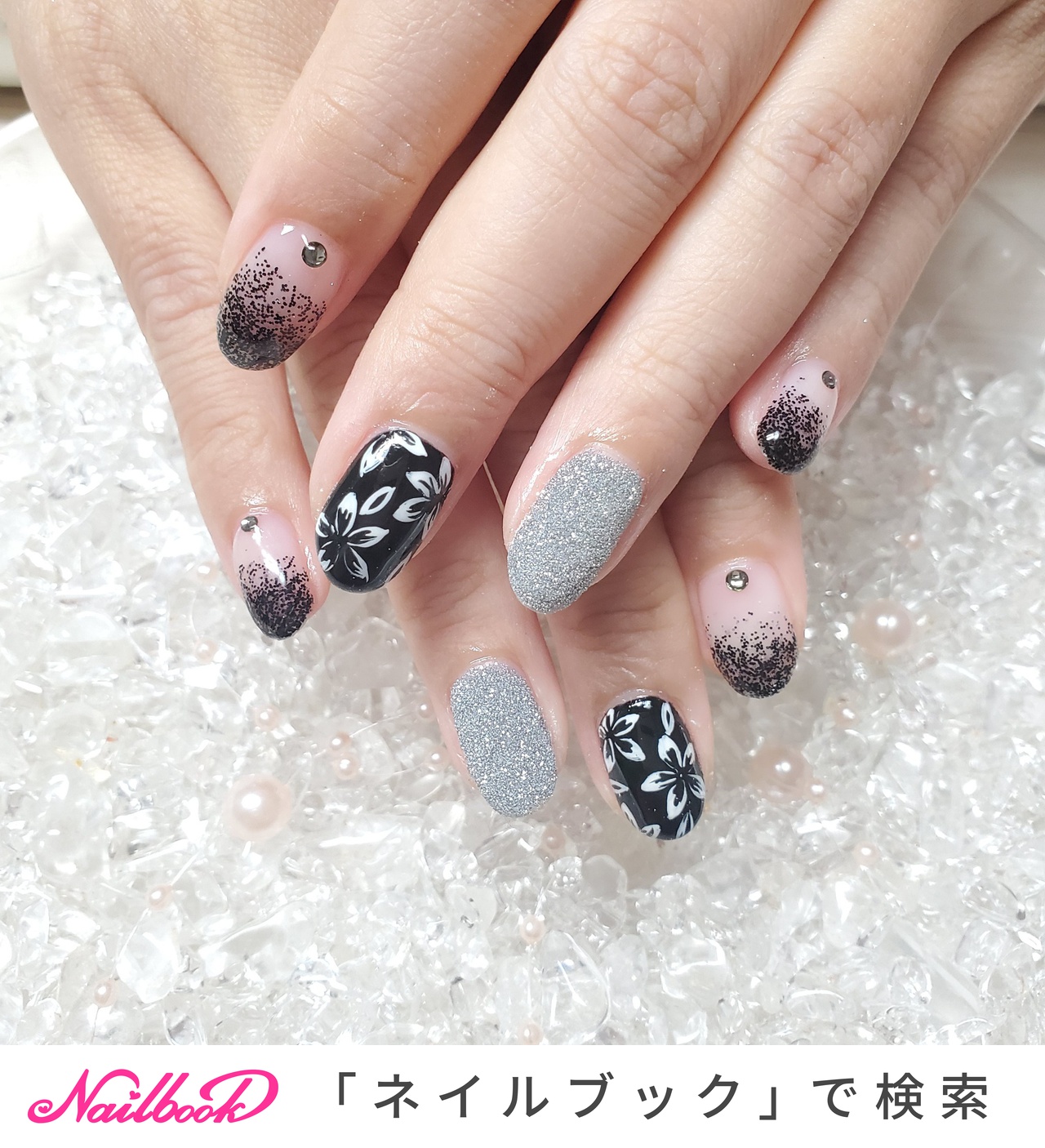 ニーアレプリカントネイルのネイルデザイン｜ネイルブック