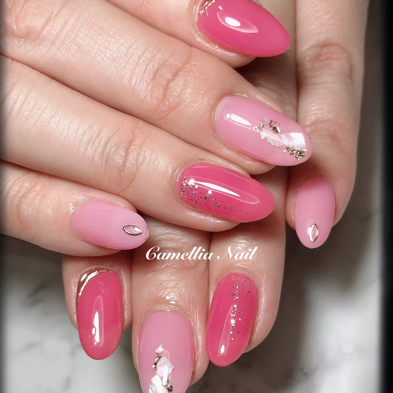 オールシーズン ハンド ラメ ニュアンス ミラー Camellia Nailのネイルデザイン No ネイルブック