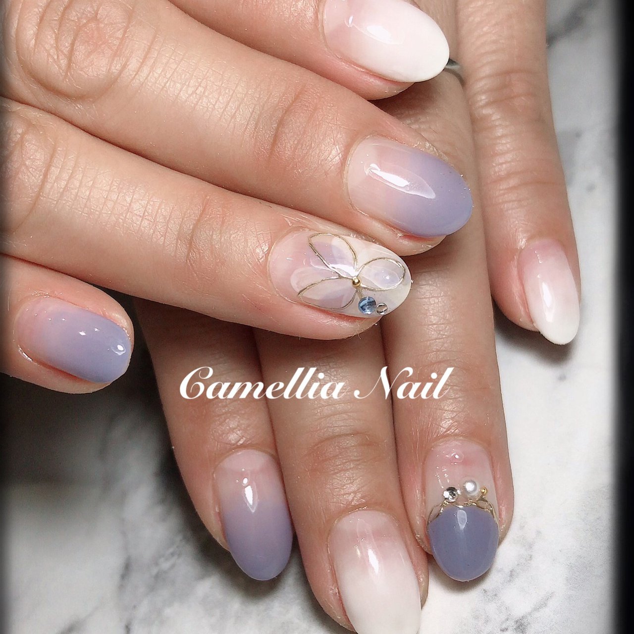 オールシーズン ハンド グラデーション フラワー ショート Camellia Nailのネイルデザイン No ネイルブック