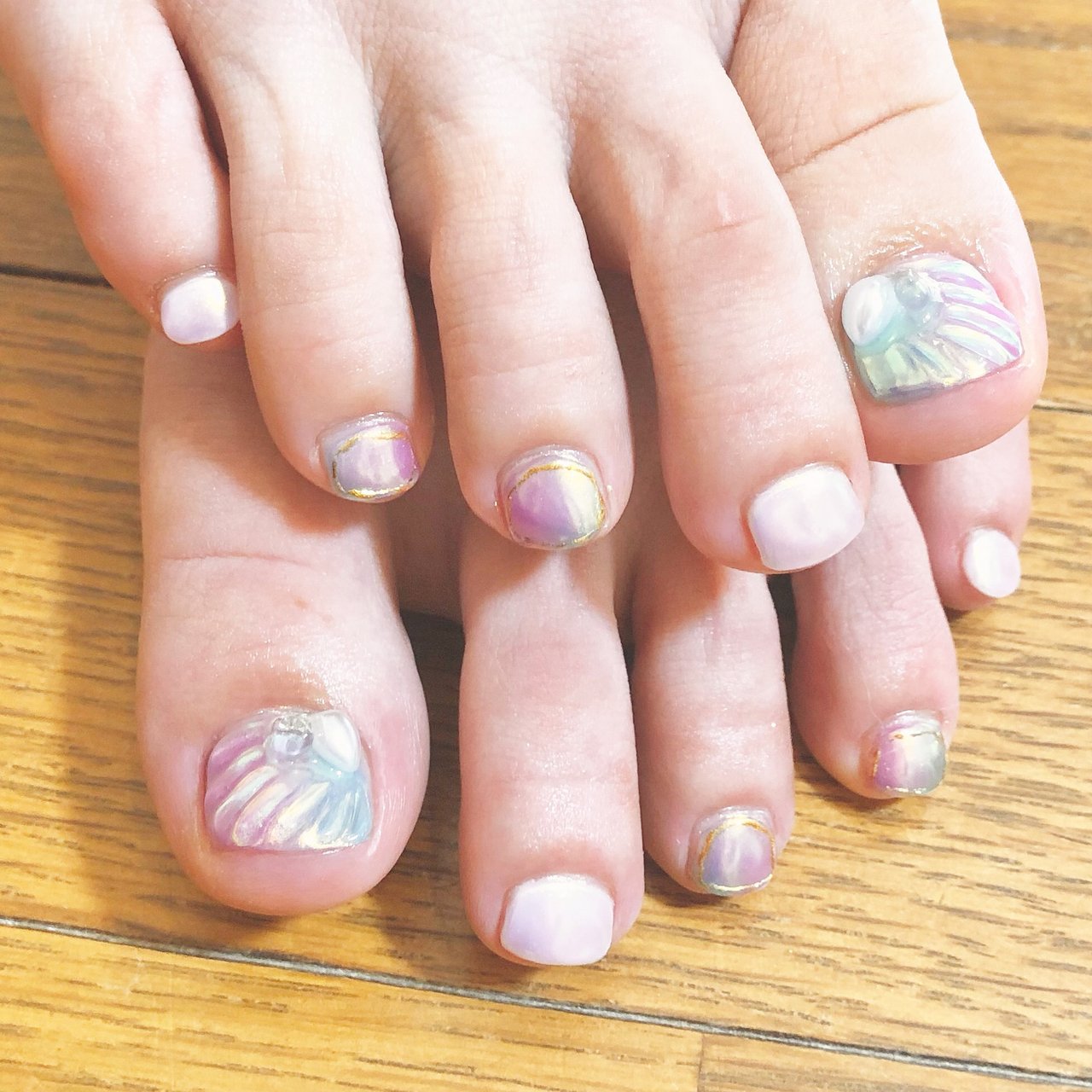 夏 フット グラデーション シェル 人魚の鱗 About Nailのネイルデザイン No ネイルブック