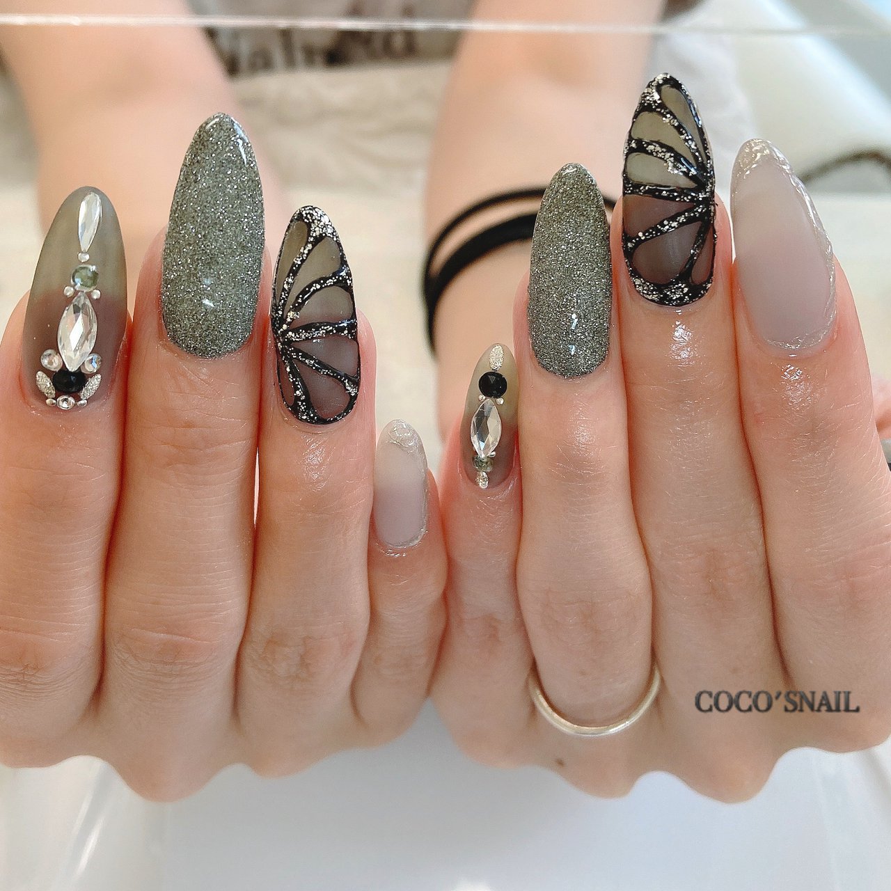 夏 ハンド ラメ ロング グレー Coco S Nailのネイルデザイン No ネイルブック