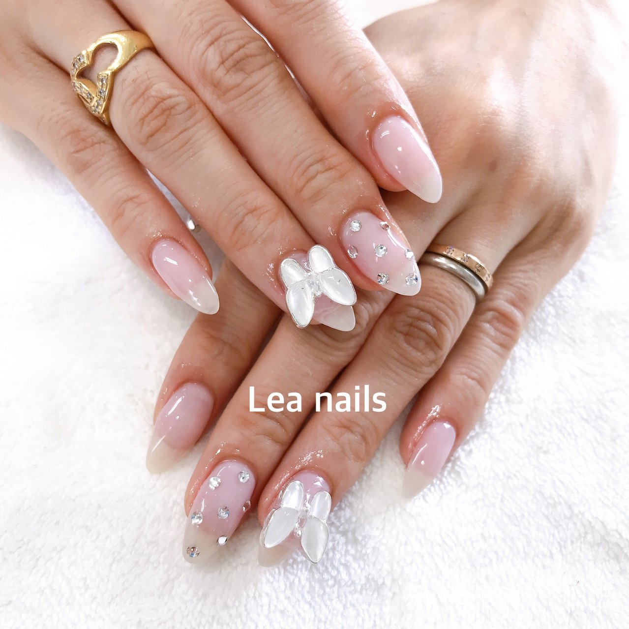 ハンド シンプル ホワイト クリア ジェルネイル Lea Nailsのネイルデザイン No ネイルブック