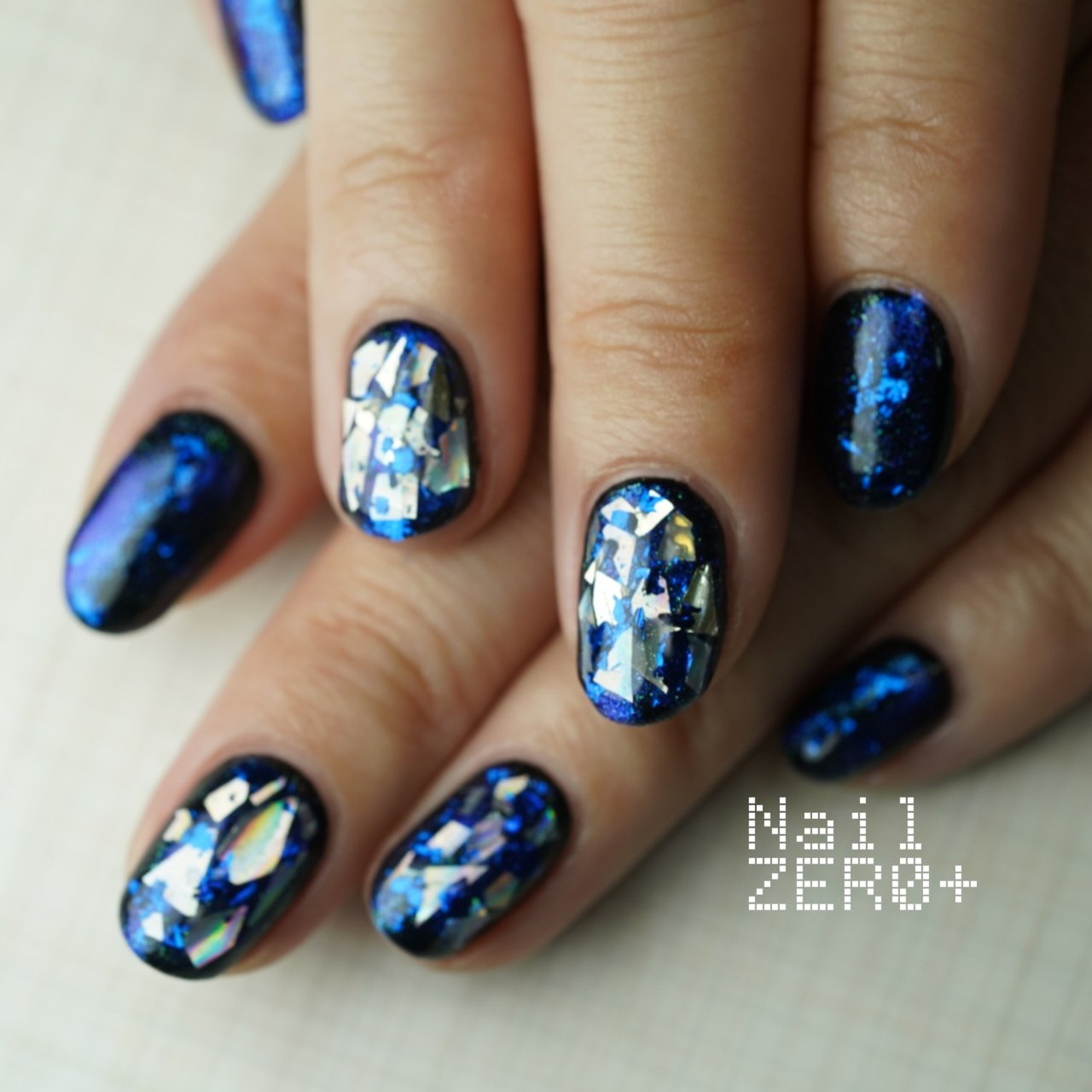 オールシーズン 女子会 ハンド ホログラム ラメ 塩見隼人 池袋 ネイルゼロプラスのネイルデザイン No ネイルブック