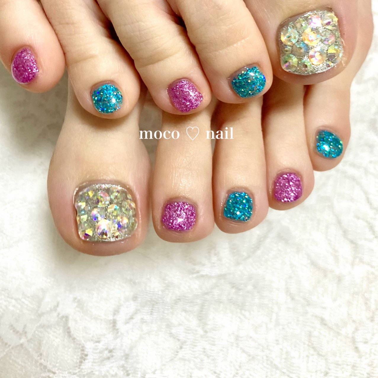 ハンド ラメ ビジュー ターコイズ パープル Moco Nailのネイルデザイン No ネイルブック