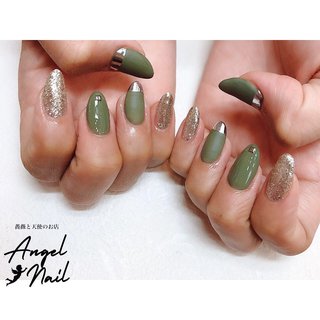 ダークグリーンネイルのネイルデザイン ネイルブック