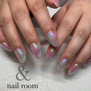 あじさいの雰囲気で 梅雨ネイル💅

こちらもオーロラパウダーを
乗せてお仕上げしてます🥰💓


携帯を変えたら
まだデータの移行が出来てないので
以前のお写真はまた少しずつ
アップしていきますので
よろしくお願いします😊❤️
✁┈┈┈┈┈┈┈┈┈┈┈┈．
今まで通り衛生管理を徹底して
営業させて頂いております😊
御来店の際にはお客様にも
手洗い･マスク着用をお願いしております。

また、アートネイルをするお客様には
オフセットの購入をおすすめしております。
まずは移らない･移さない努力を
続ける事は大切ですが
少しでもアートを楽しみ
自分の身も守る為に体調を崩された場合
ご自身でネイルオフをして
病院に向かって頂きたいと思ってます。
詳しい事はまた施術の際に
お伝えさせて頂いております😊

#福井ネイル#ネイルサロン福井#アートし放題#ジェルネイル#ジェリップ取り扱い店#美爪#艶々ワンカラー#綺麗のお手伝いさせてください#nailroomand#お爪のお悩み解決します#kokoist#フットネイル#デコラティブネイル#アイスネイル#ニュアンス#クリアフレンチ#マグネットジェル#マグネットネイル#韓流ネイル#蝶々ネイル.＃氷ネイル#オードリーネイル #春 #夏 #オールシーズン #ハンド #シンプル #ワンカラー #オーロラ #ユニコーン #ミディアム #ピンク #水色 #カラフル #ジェルネイル #お客様 #nailroom ＆ #ネイルブック