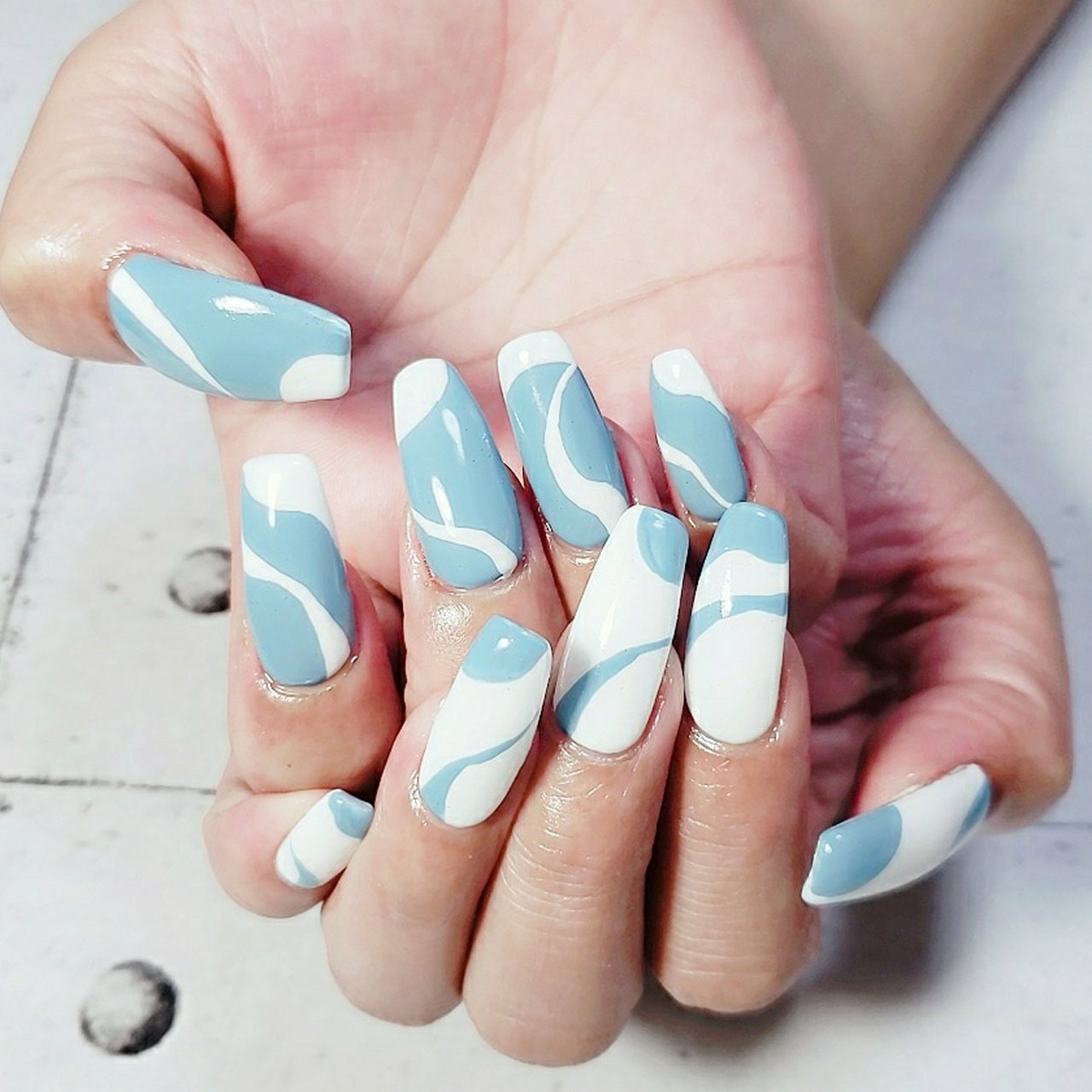 シンプル ワンカラー ホワイト 水色 Bijoude Nail ビジュードネイル のネイルデザイン No ネイルブック