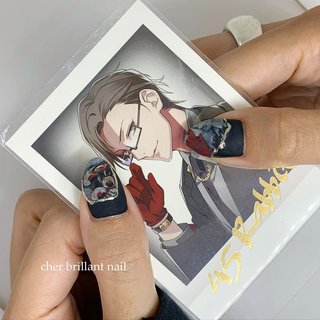 #匂わせネイル #匂わせネイル流行らせ隊

推しをそのまま描くのではなく、あえて「油絵風」に「見切れ」でとのオーダー💕
隊長、流石です😂

界隈の人だけに伝わるネイル💅いいですよね♡

お客様のネイルです。ご来店ありがとうございました😊💕

☆ジェルの持ちが悪い
☆定額制のネイルは嫌
☆付け替えはフィルインが良い
☆気軽に通える価格設定が良い
☆snsで見かけるようなお客様のネイルです。ご来店ありがとうございました😊💕

上記のような方は是非一度ご連絡下さい😊
皆様からのご予約をお待ちしております♪♪

💅ご予約方法💅
・DMに予約希望と送ってください。詳細を送ります。
　@cher.brillant.nail のHPのリンクから「ご予約・お問い合わせ」ページよりネット予約出来ます。

----------------------------------------------
☆営業時間☆
(月)(火)(金)(土) ※(土)は現在ご新規様ストップ
9:30-or10:00- 
13:00-or13:30-
(水)(木)
9:30-or10:00-

💫コロナ対策💫
玄関での非接触検温、手指消毒、店内換気、空気清浄機、スニーズガード越しの施術です。

当店のジェルの付け替えはフィルイン一層残しで行います。
-------------------------------------------------

浦安市富士見にあるプライベートなネイルサロン
cher brillant nail
シェルブリアンネイル
�
#ネイル画像#浦安ネイルサロン#浦安ネイル#浦安市ネイルサロン#お洒落ネイル#ネイル#ジェル#ジェルネイル#ネイルスタグラム#nail #nails #nailstagram #naildesigns #フィルイン一層残し#ジェルの持ちが良い#newnail #メルペイ使えるお店#paypay使えるお店#クレカOKネイルサロン#네일#네일아트#네일스타그램
#ヒプマイ#ヒプマイ好きさんと繋がりたい #ヒプノシスマイク#ヒプノシスマイクイラスト#ヒプマイネイル #ハンド #フレンチ #ワンカラー #キャラクター #マット #ブラック #メタリック #ジェルネイル #お客様 #浦安ネイルサロン_cb.nail #ネイルブック