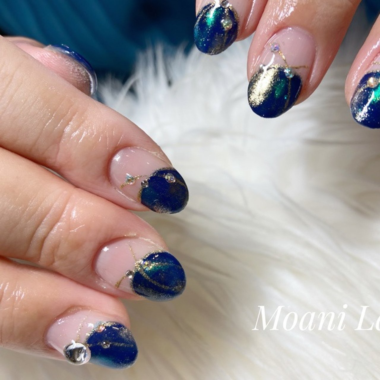 オールシーズン ハンド 変形フレンチ ネイビー ジェルネイル 本郷台 戸塚の美魔女のためのネイル 眉毛サロンmoani Lauのネイル デザイン No ネイルブック