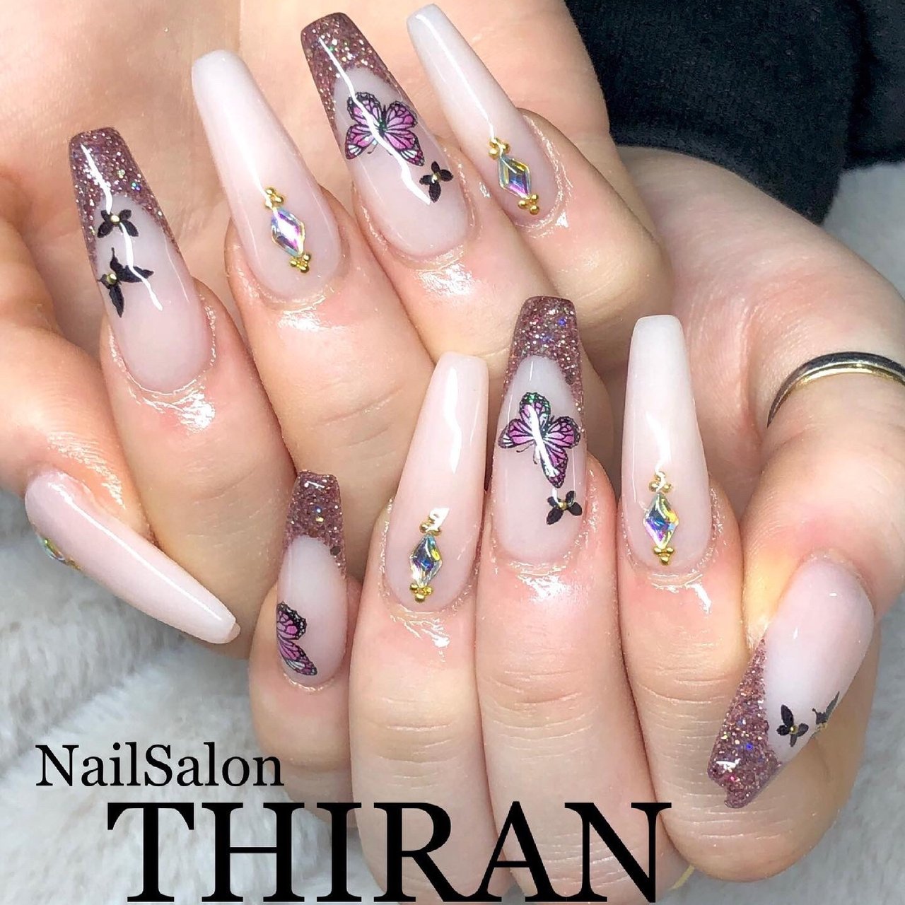 オールシーズン ハンド シンプル フレンチ ラメ Nailsalon Thiranのネイルデザイン No ネイルブック