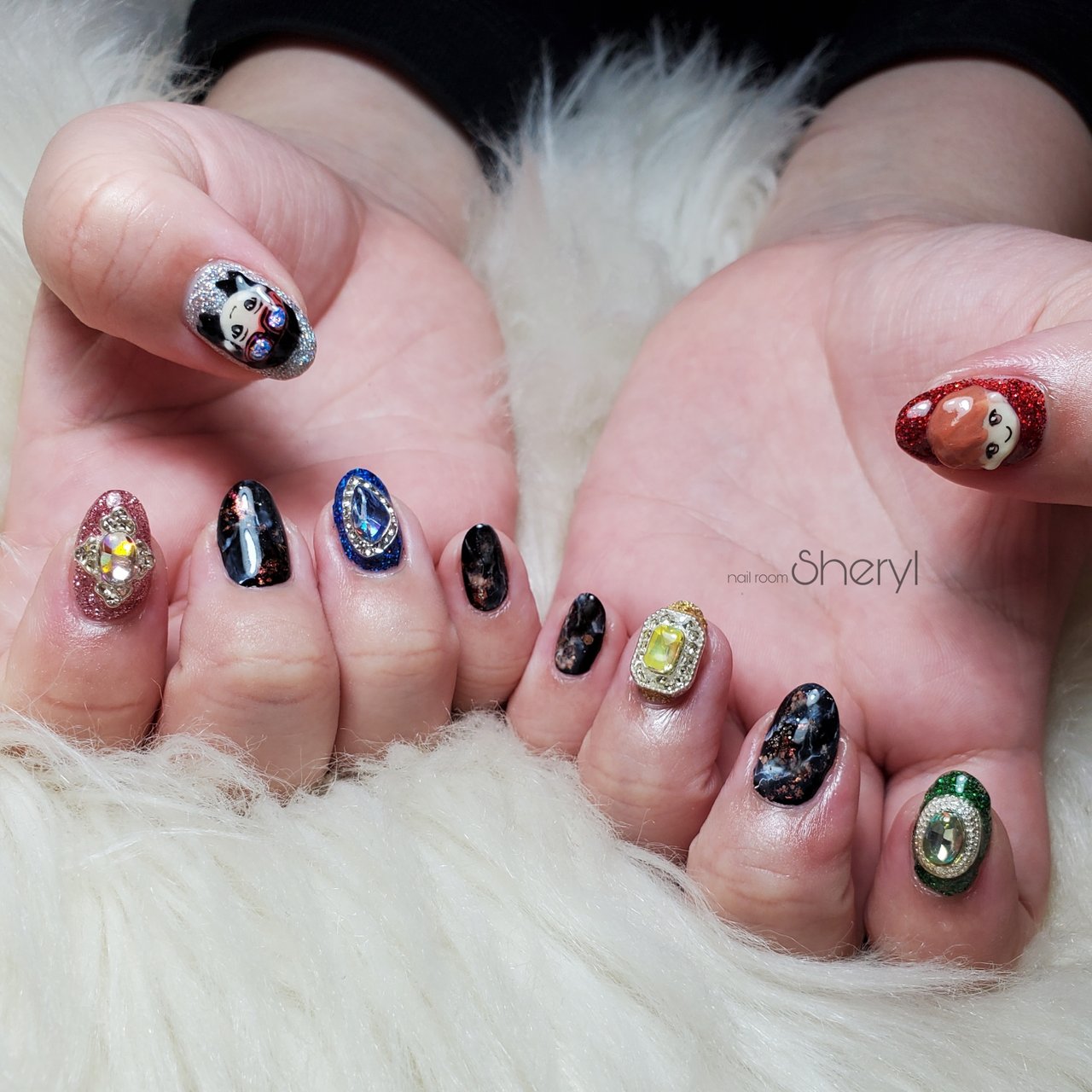 オールシーズン ライブ 女子会 ハンド ビジュー Yuriのネイルデザイン No ネイルブック