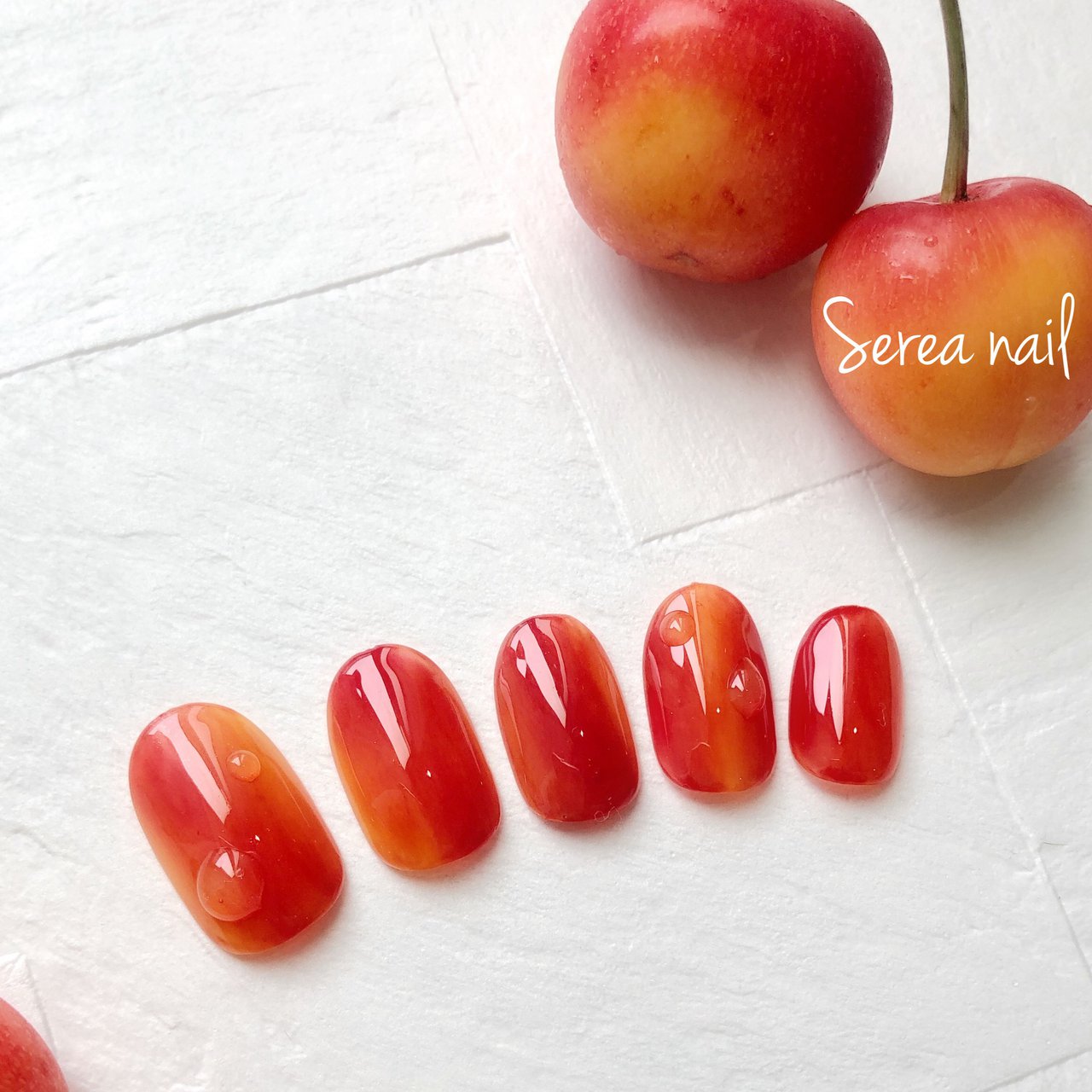 夏 グラデーション 水滴 フルーツ レッド Serea Nailのネイルデザイン No ネイルブック