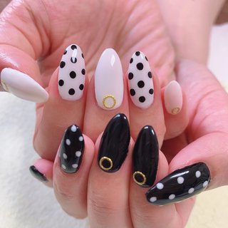 ドット 水玉 手書きアートのネイルデザイン ネイルブック