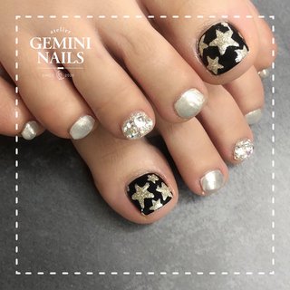 21年 新着順 モノトーン ペディキュアのネイルデザイン ネイルブック