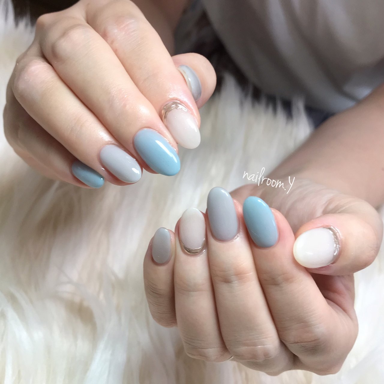 オールシーズン ハンド ベージュ 水色 グレー Nailroom Yのネイルデザイン No ネイルブック