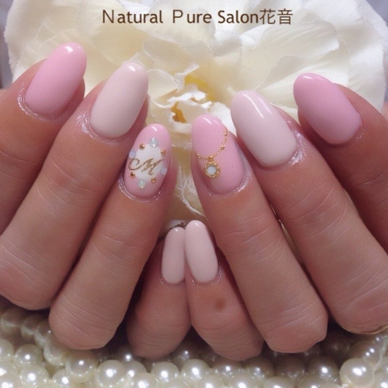 冬 ハンド イニシャル ピンク ジェルネイル 花音サロンのネイルデザイン No ネイルブック
