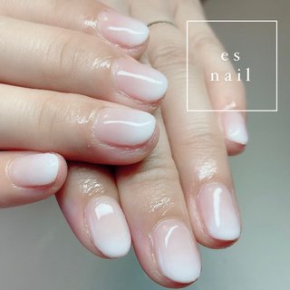 ホワイト クリア 白グラデーションのネイルデザイン ネイルブック