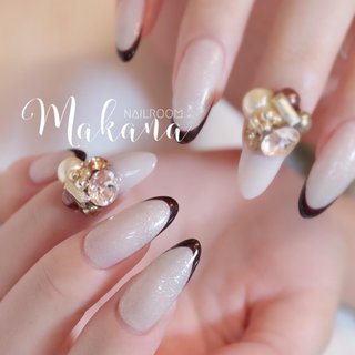 ビジュー ブラウン 細フレンチのネイルデザイン ネイルブック
