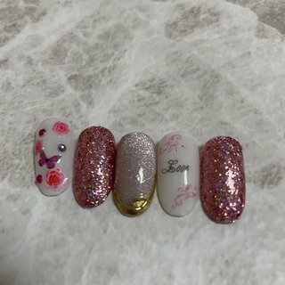 ガーリーネイルのネイルデザイン ネイルブック