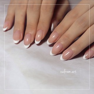 ベージュ ピンク 白フレンチのネイルデザイン ネイルブック