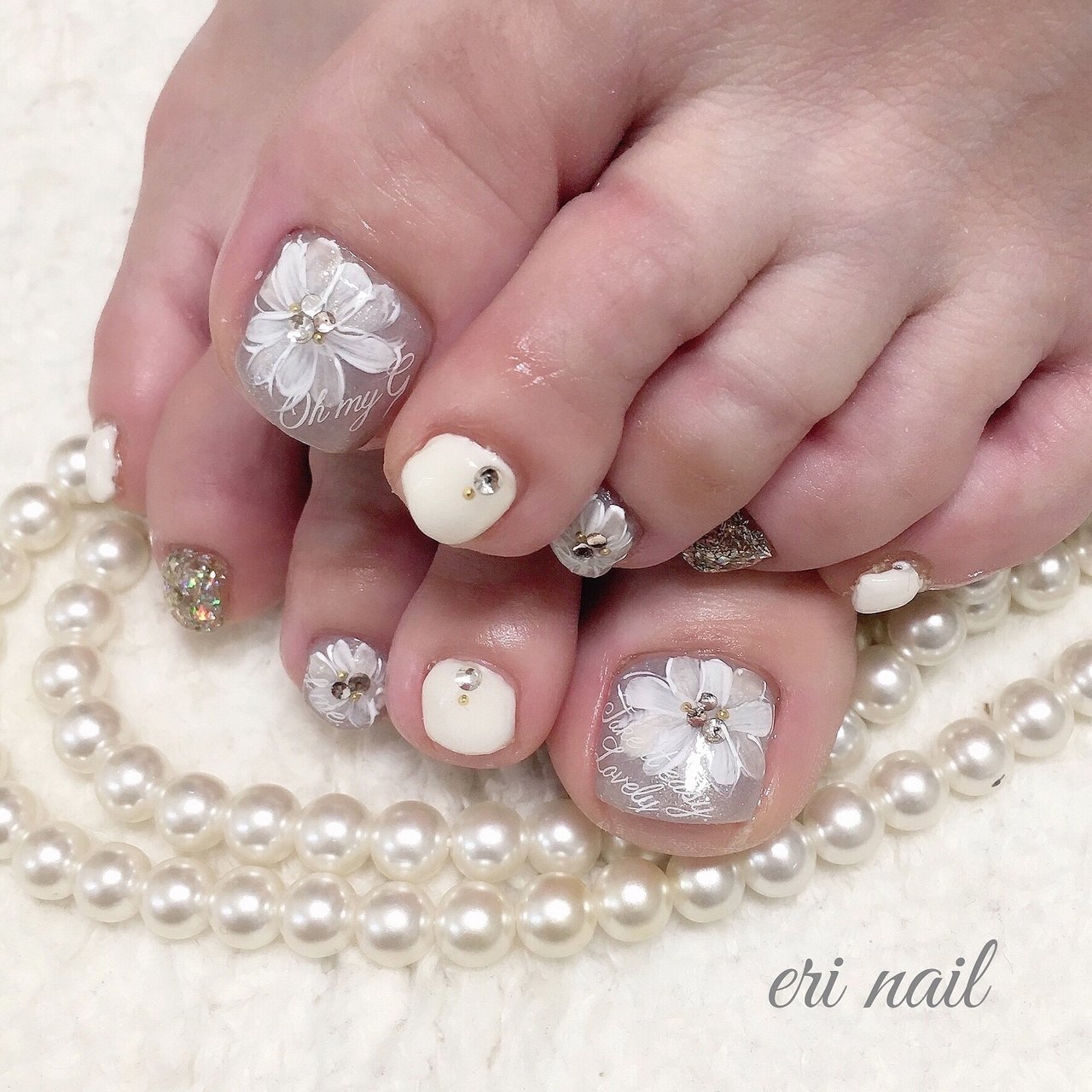 夏 フット フラワー ホワイト グレージュ 名古屋市天白区 自宅ネイルサロン Eri Nailのネイルデザイン No ネイルブック