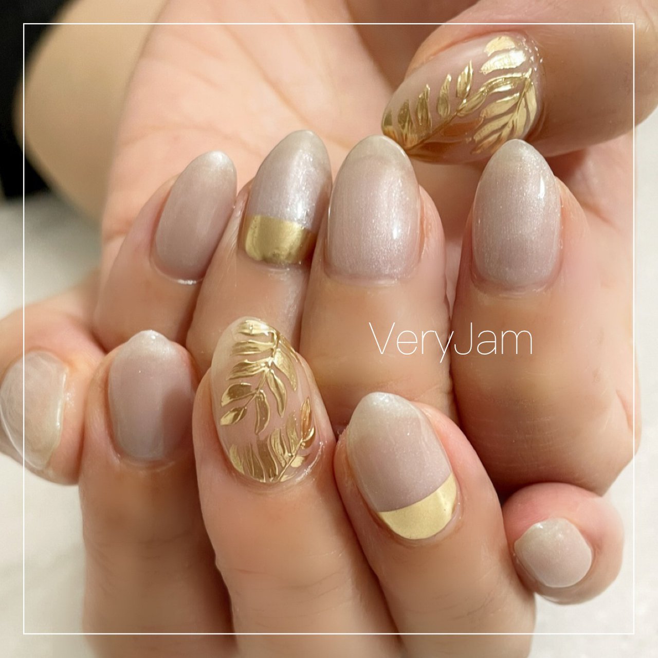 ハンド ボヘミアン ボタニカル グレー ゴールド Veryjam Nail Eyelashのネイルデザイン No ネイルブック