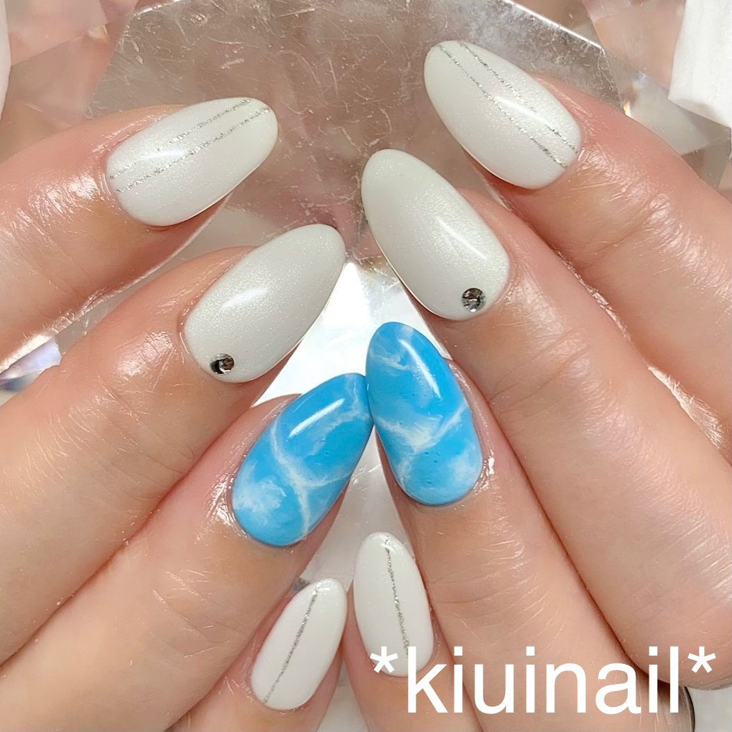 夏 ハンド 大理石 ミディアム ホワイト Kiuinailのネイルデザイン No ネイルブック