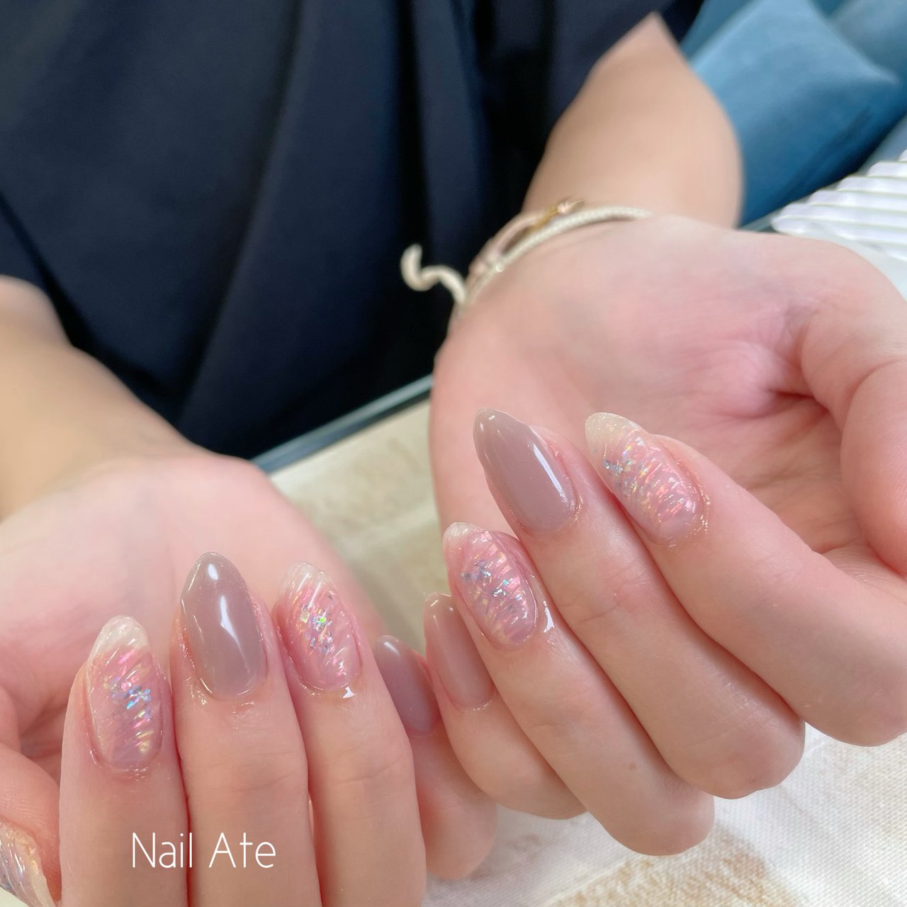 夏 ホログラム ワンカラー オーロラ グレージュ Ateのネイルデザイン No ネイルブック