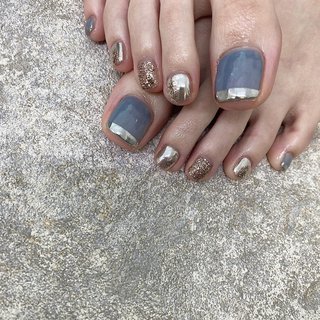 フレンチ ブルー ペディキュアのネイルデザイン ネイルブック