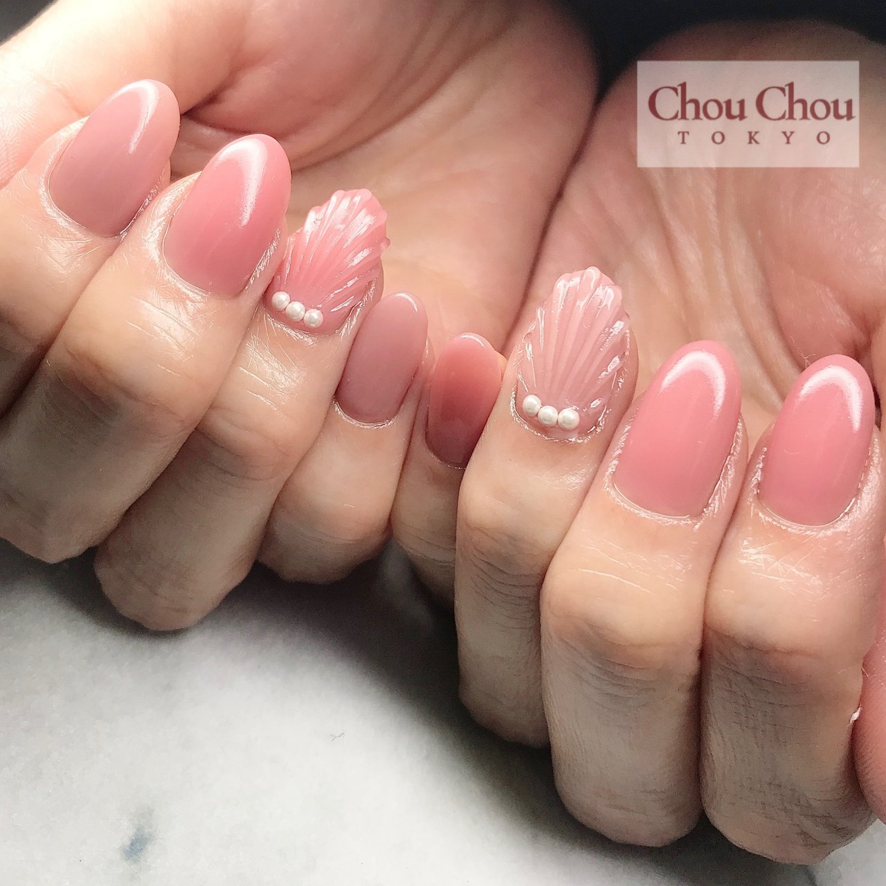 夏 ハンド 人魚の鱗 ミディアム ピンク Chouchoutokyo東上野店のネイルデザイン No ネイルブック