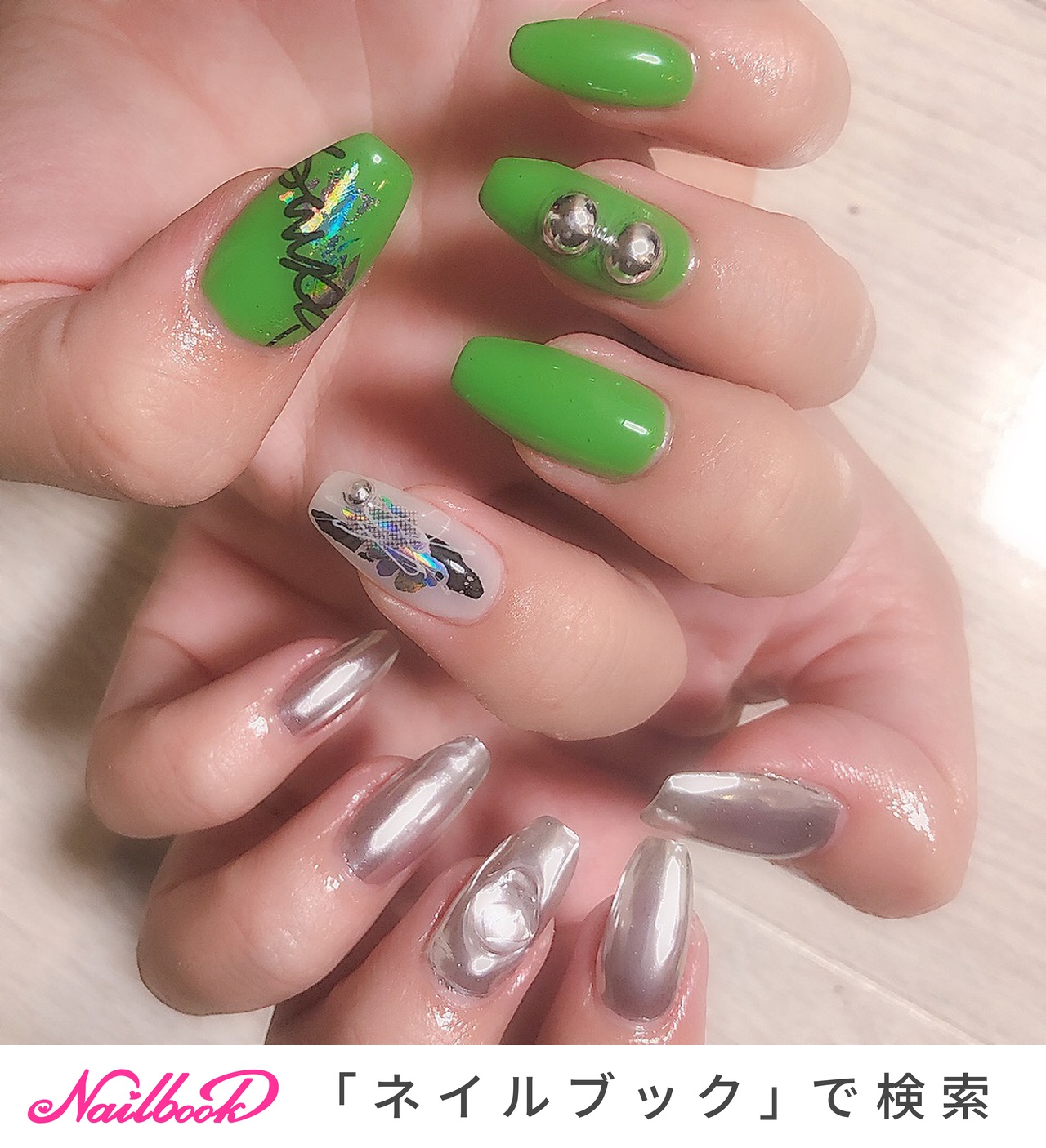 グリーン シルバー メタリックのネイルデザイン ネイルブック