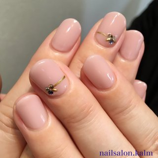 ビジュー ピンク グレーのネイルデザイン ネイルブック