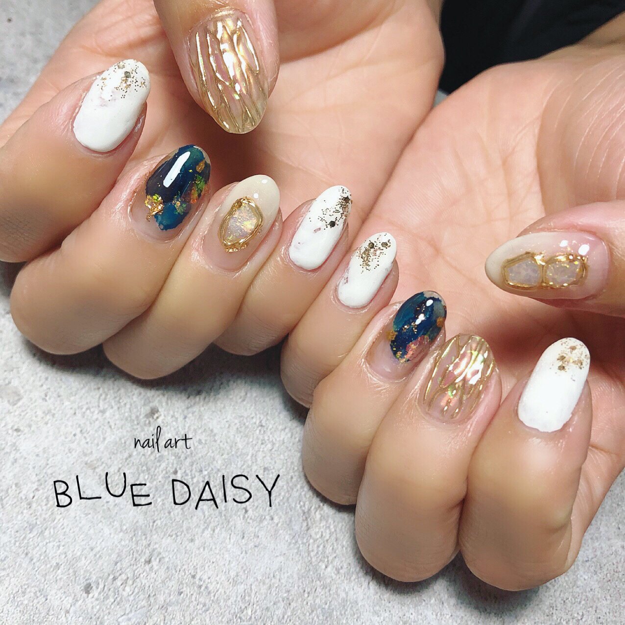 夏 旅行 海 リゾート ラメ Blue Daisyのネイルデザイン No ネイルブック