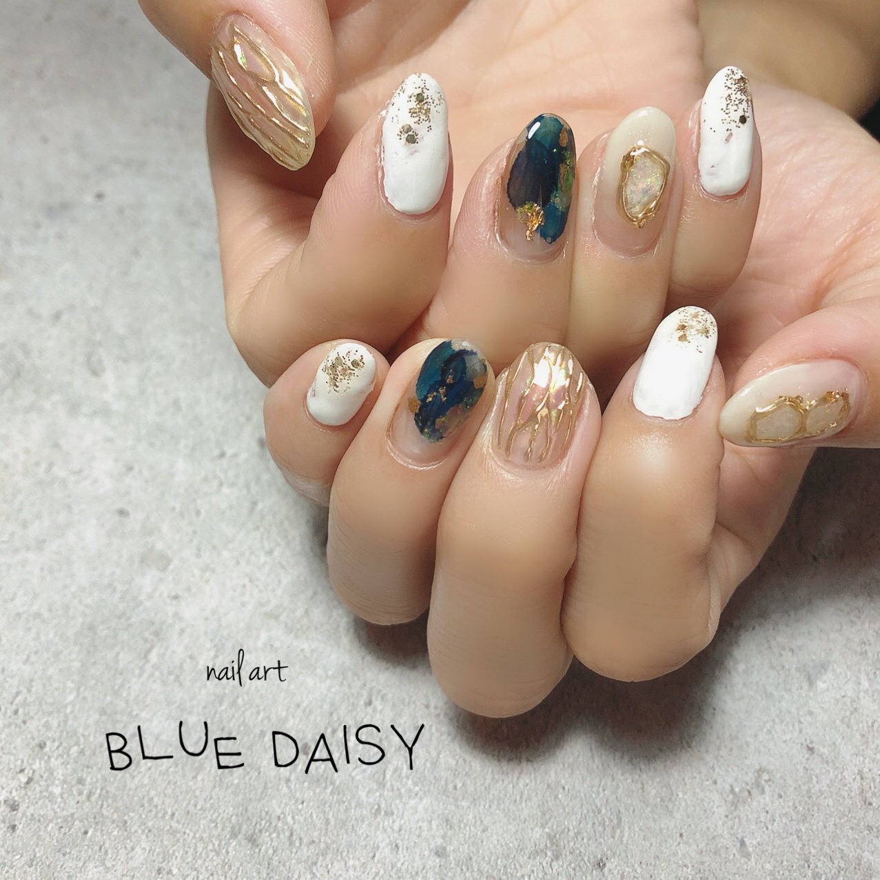 夏 旅行 海 リゾート ラメ Blue Daisyのネイルデザイン No ネイルブック