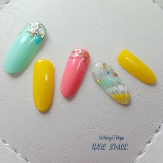 ピーコック ピンク グリーンのネイルデザイン ネイルブック