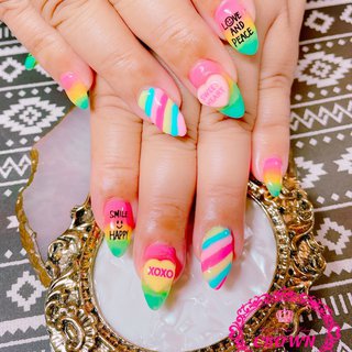 トロピカル カラフル 派手ネイルのネイルデザイン ネイルブック